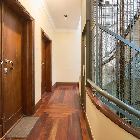 Guest house & In Marques De Pombal, 1min Metro *