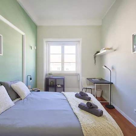 Guest house & In Marques De Pombal, 1min Metro Lisbon